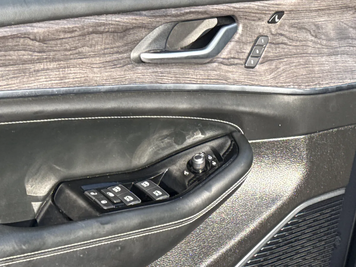 2023 Jeep Grand Cherokee 4xe Overland thumbnail 15