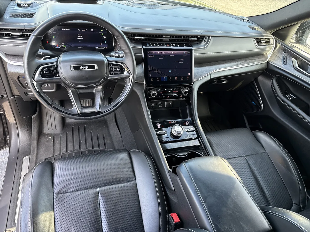 2023 Jeep Grand Cherokee 4xe Overland thumbnail 19