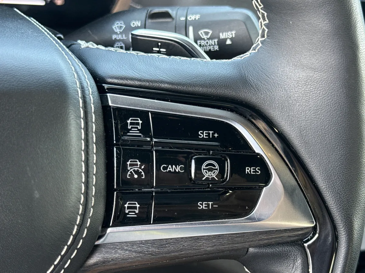2023 Jeep Grand Cherokee 4xe Overland thumbnail 22