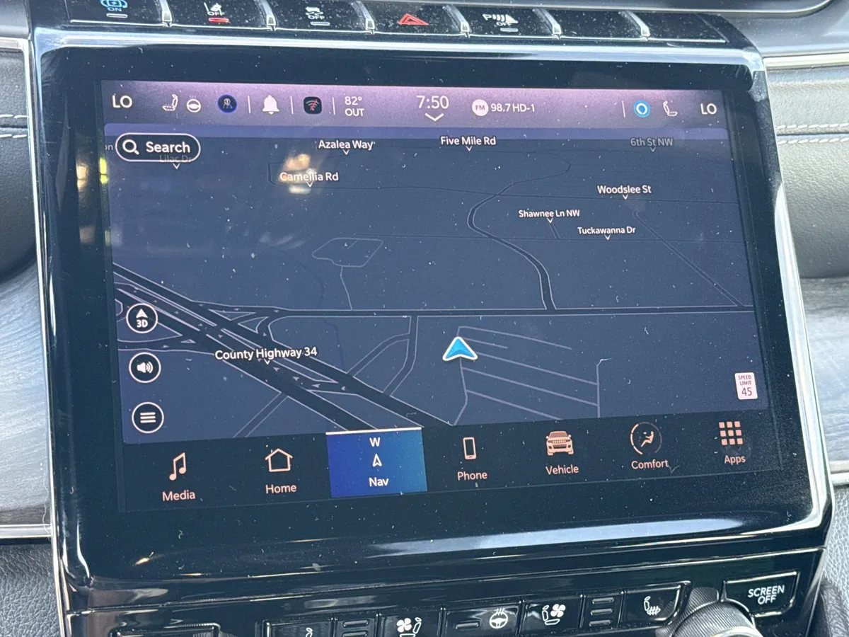 2023 Jeep Grand Cherokee 4xe Overland thumbnail 25