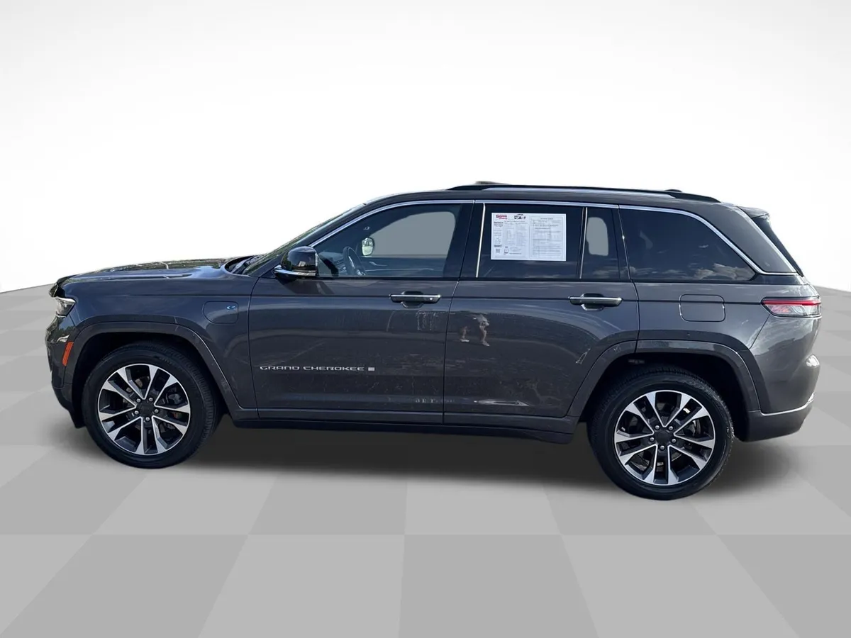 2023 Jeep Grand Cherokee 4xe Overland thumbnail 3