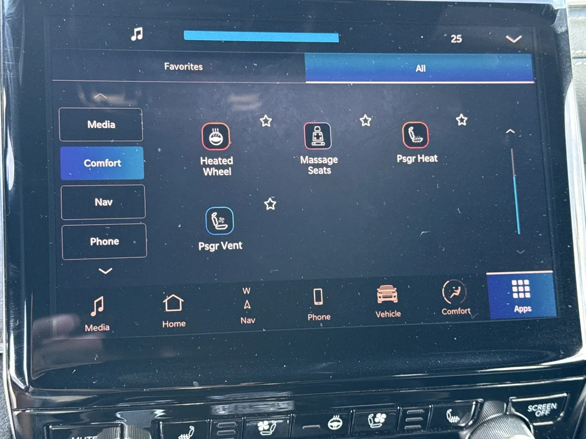 2023 Jeep Grand Cherokee 4xe Overland thumbnail 32