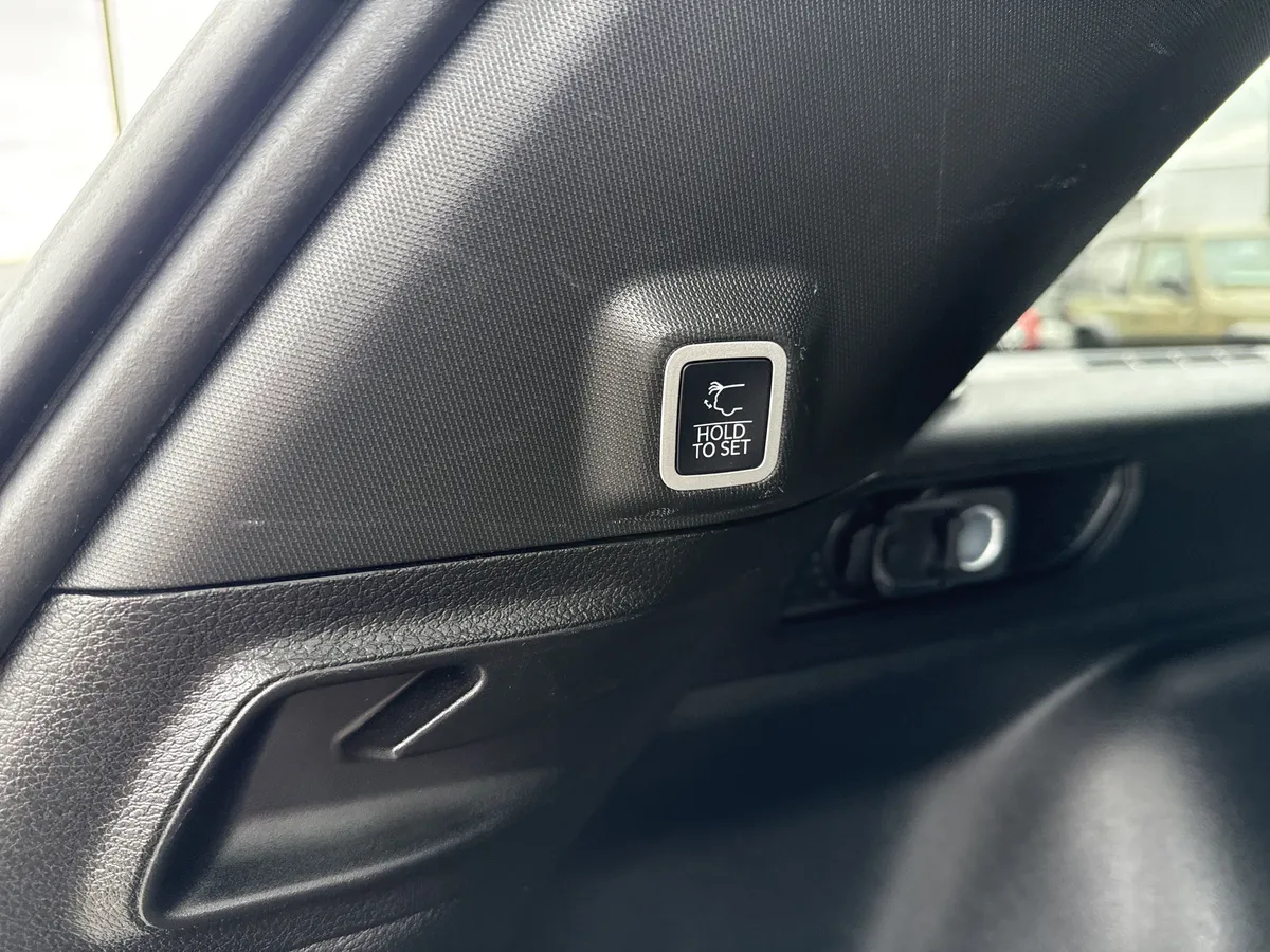2023 Jeep Grand Cherokee Altitude thumbnail 20