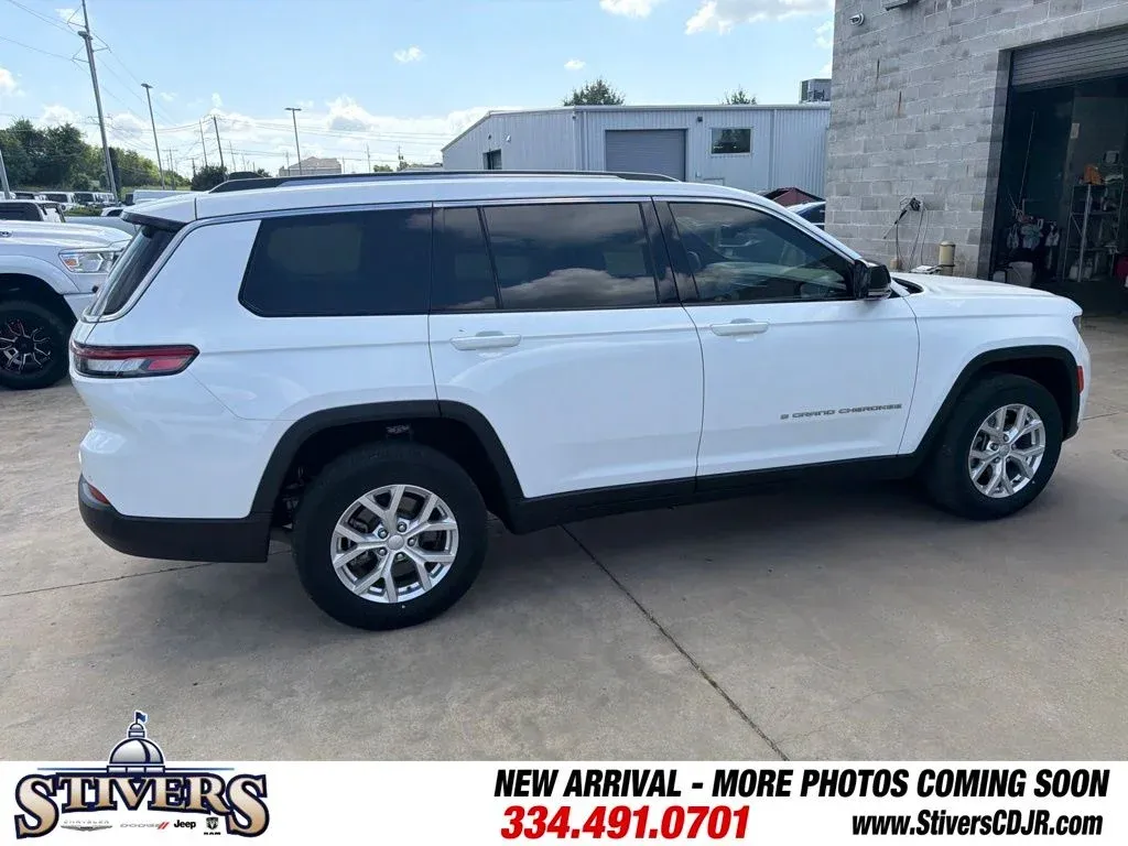 2023 Jeep Grand Cherokee L Limited thumbnail 11