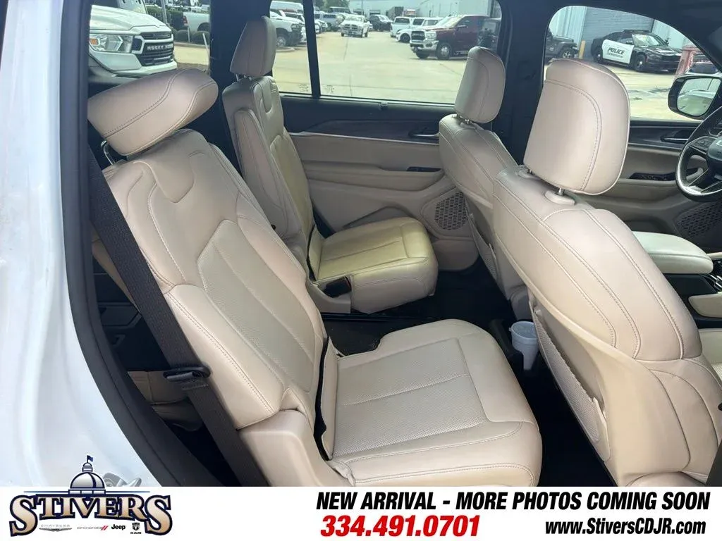 2023 Jeep Grand Cherokee L Limited thumbnail 15