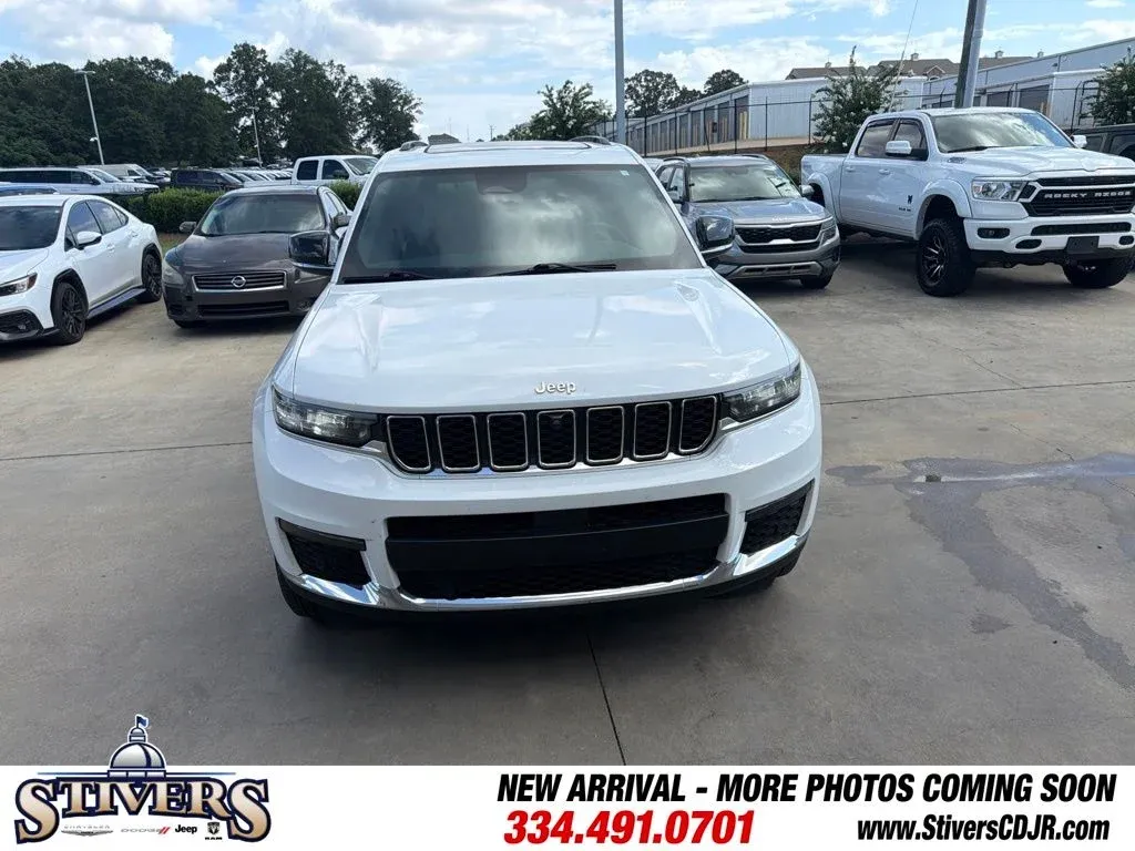 2023 Jeep Grand Cherokee L Limited thumbnail 3