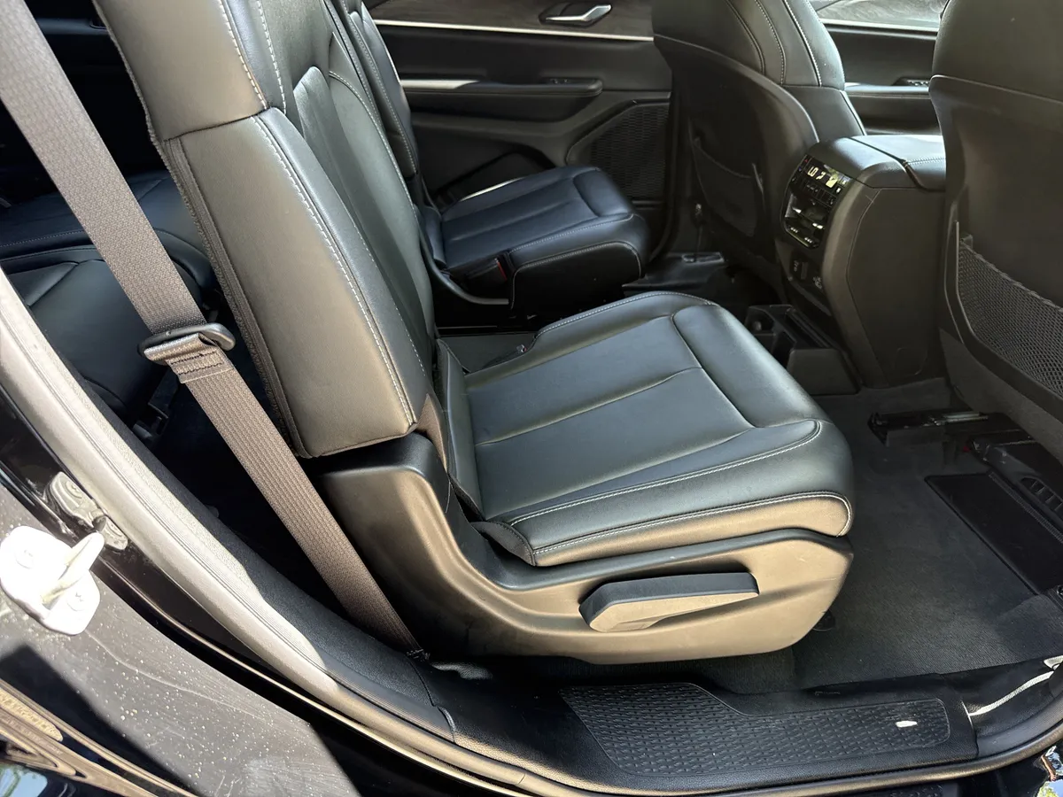 2023 Jeep Grand Cherokee L Limited thumbnail 15