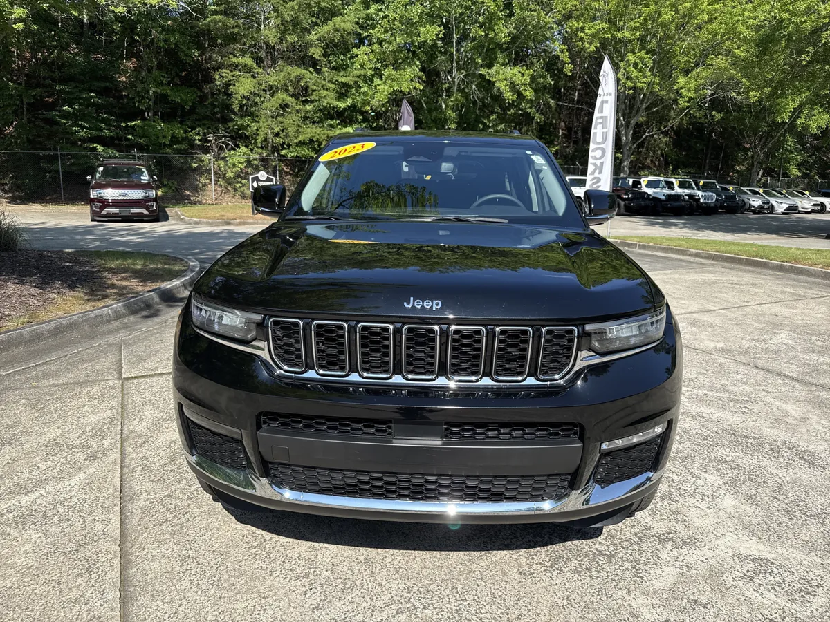 2023 Jeep Grand Cherokee L Limited thumbnail 2