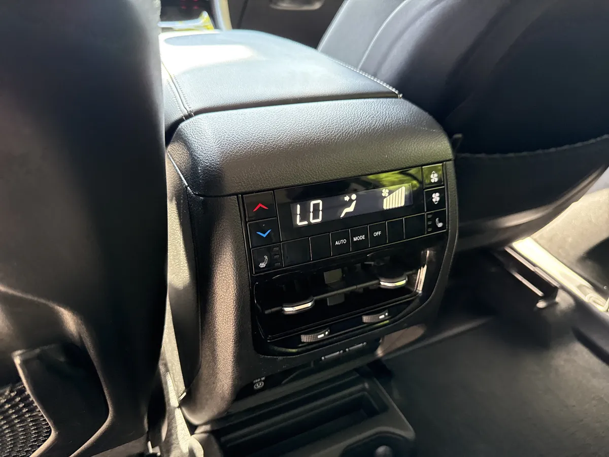 2023 Jeep Grand Cherokee L Limited thumbnail 24