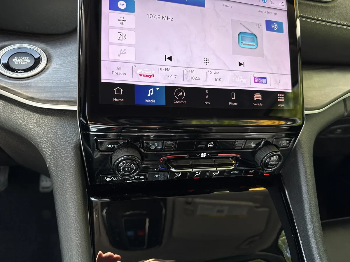 2023 Jeep Grand Cherokee L Limited thumbnail 31