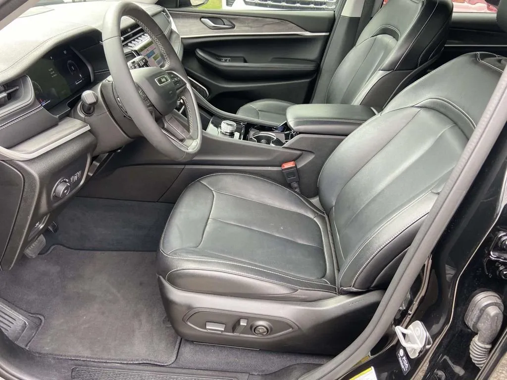 2023 Jeep Grand Cherokee L Limited thumbnail 22