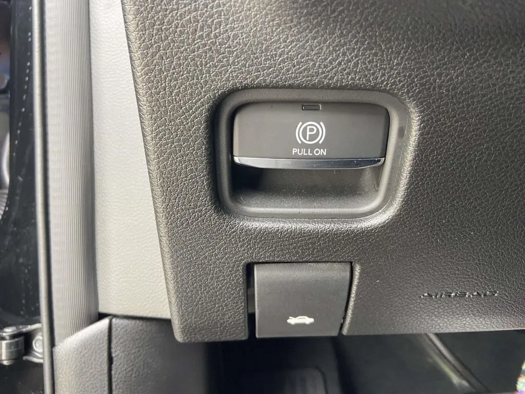 2023 Jeep Grand Cherokee L Limited thumbnail 32