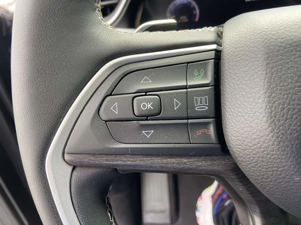 2023 Jeep Grand Cherokee L Limited thumbnail 33