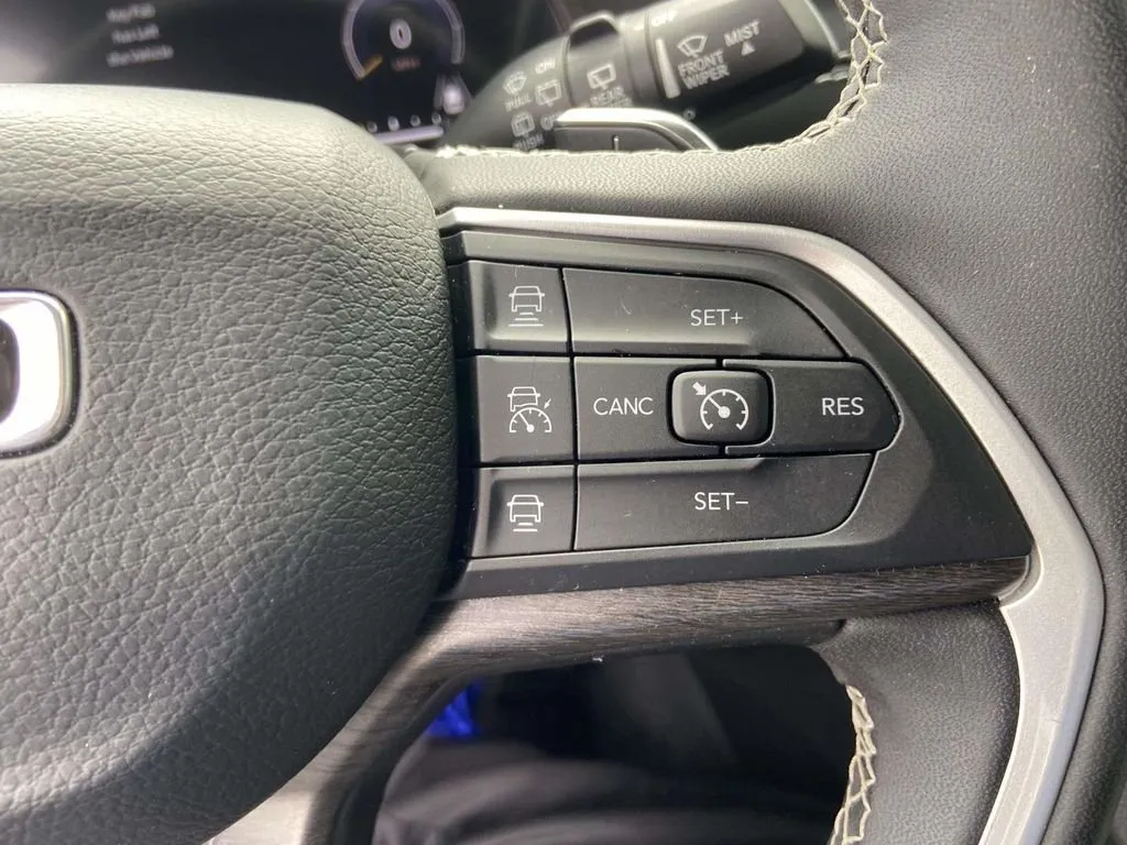 2023 Jeep Grand Cherokee L Limited thumbnail 34