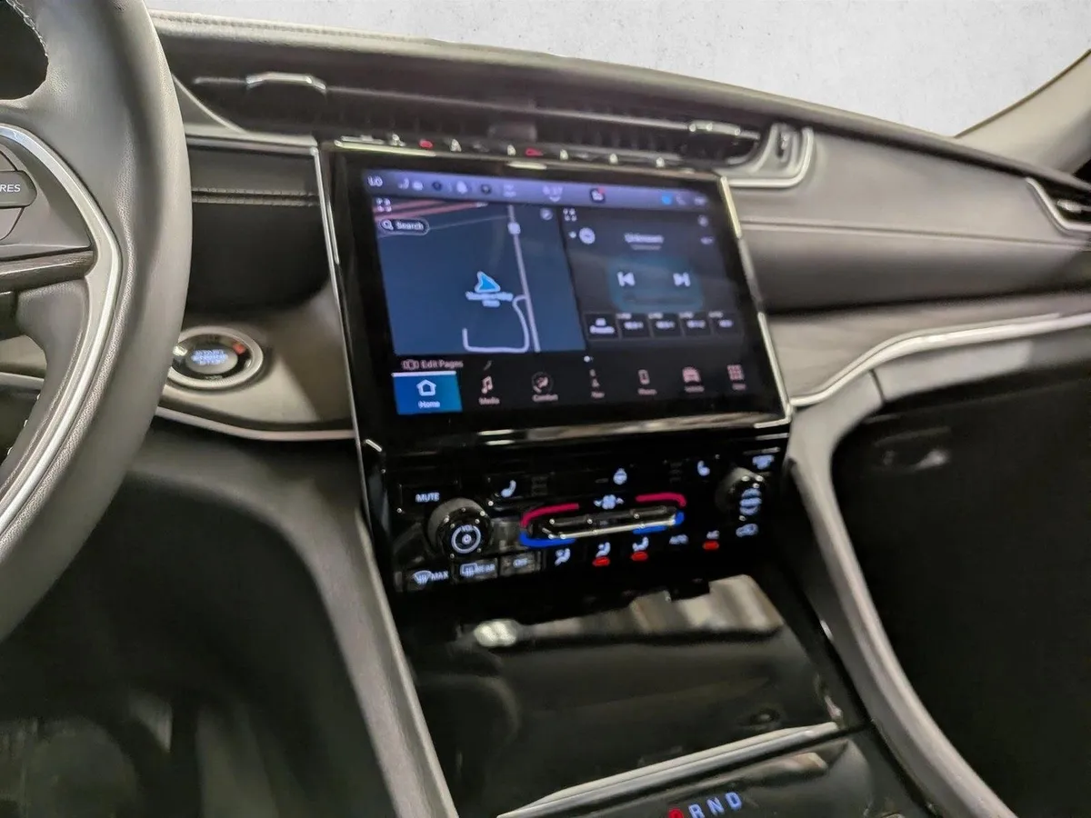 2023 Jeep Grand Cherokee L Limited thumbnail 16