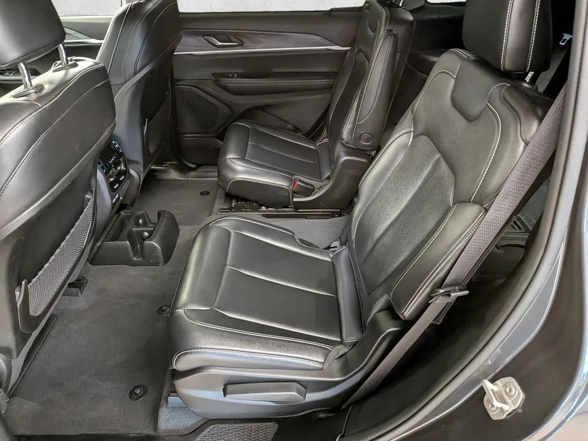 2023 Jeep Grand Cherokee L Limited thumbnail 22