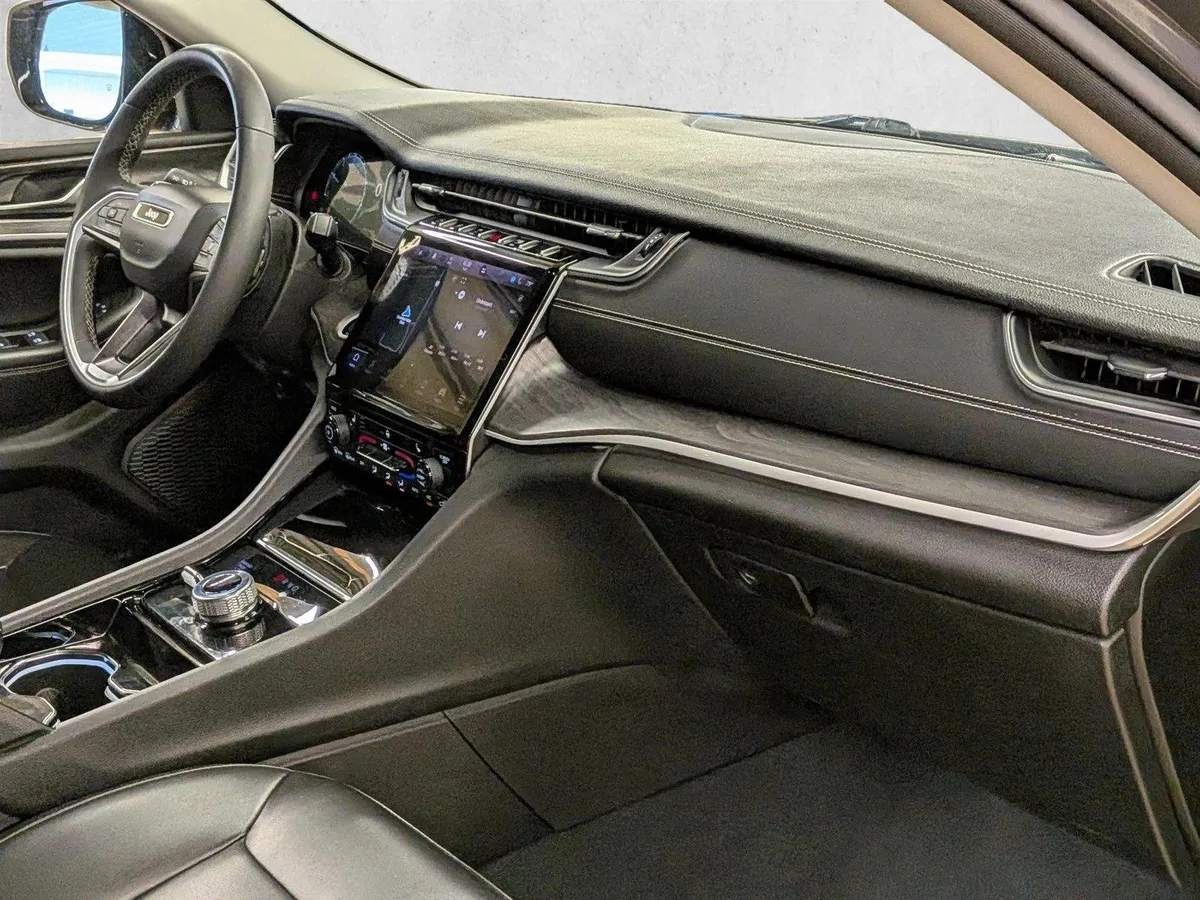 2023 Jeep Grand Cherokee L Limited thumbnail 25