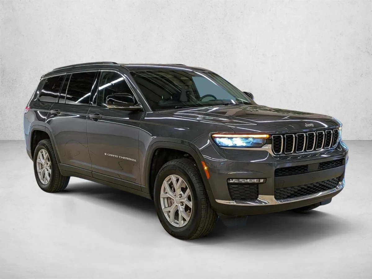 2023 Jeep Grand Cherokee L Limited thumbnail 3