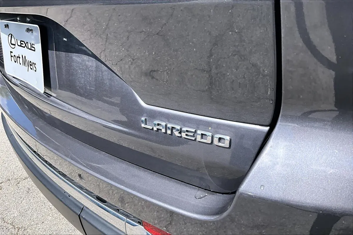 2023 Jeep Grand Cherokee Laredo thumbnail 10