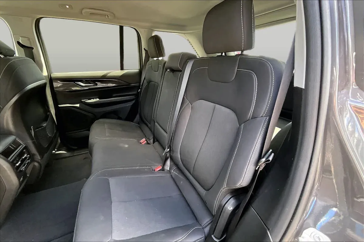 2023 Jeep Grand Cherokee Laredo thumbnail 21