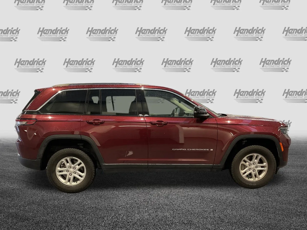2023 Jeep Grand Cherokee Laredo thumbnail 10