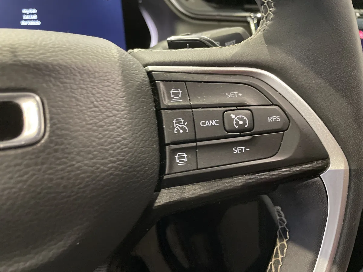 2023 Jeep Grand Cherokee Laredo thumbnail 20