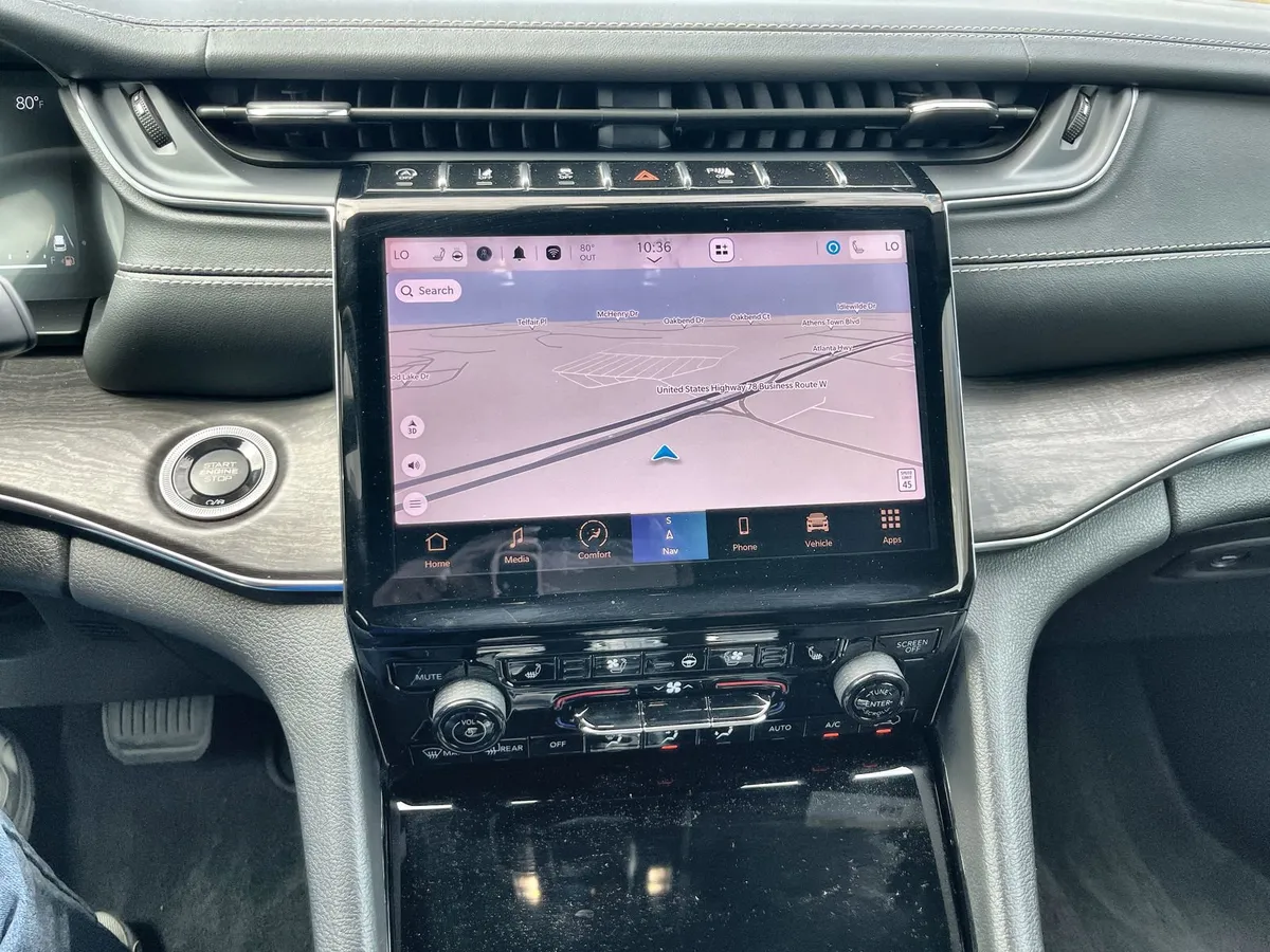 2023 Jeep Grand Cherokee Overland thumbnail 14