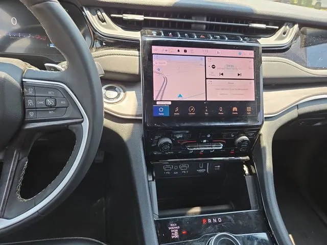 2023 Jeep Grand Cherokee RUBICON 4xe thumbnail 23