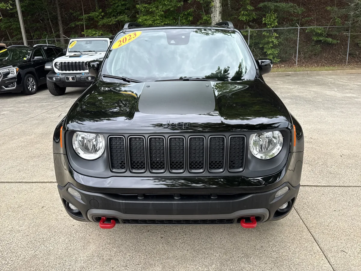 2023 Jeep Renegade Trailhawk thumbnail 2