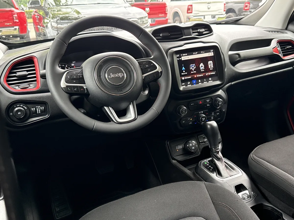 2023 Jeep Renegade Trailhawk thumbnail 21