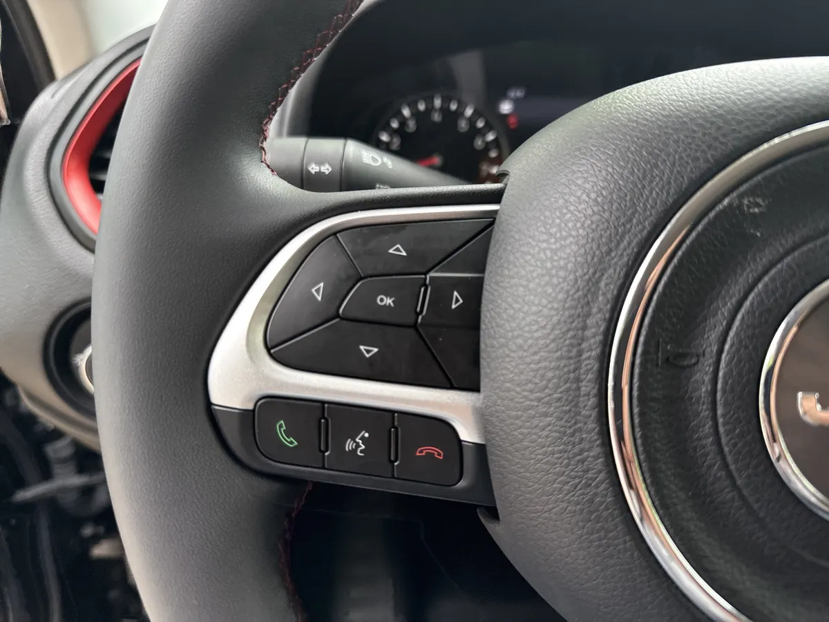 2023 Jeep Renegade Trailhawk thumbnail 24