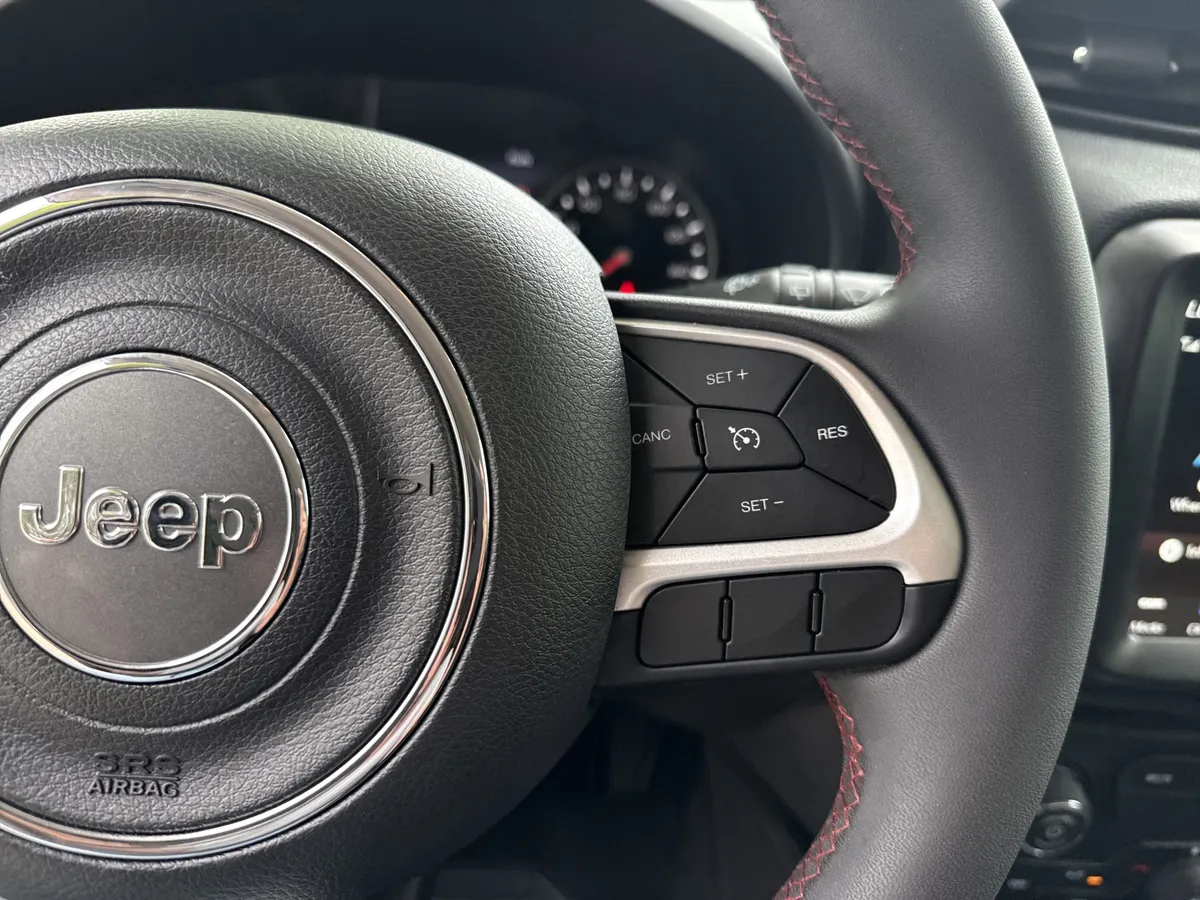 2023 Jeep Renegade Trailhawk thumbnail 25