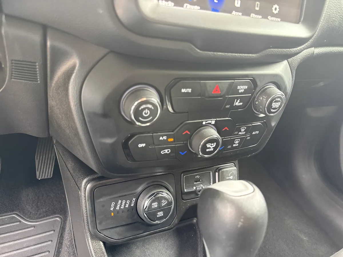 2023 Jeep Renegade Trailhawk thumbnail 28