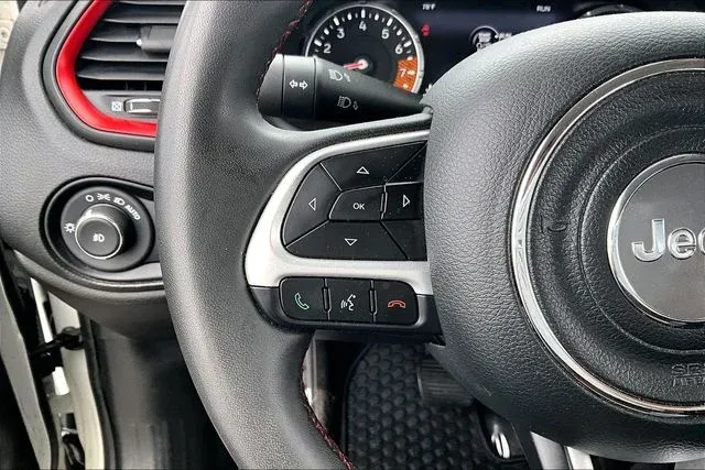 2023 Jeep Renegade Trailhawk thumbnail 10