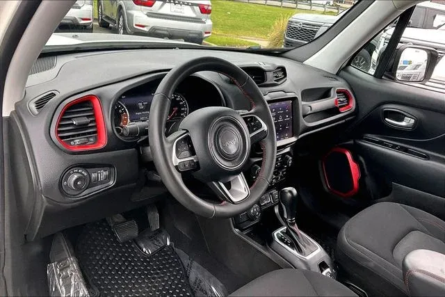 2023 Jeep Renegade Trailhawk thumbnail 14