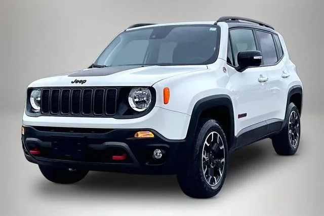 2023 Jeep Renegade Trailhawk thumbnail 2