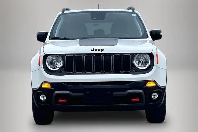 2023 Jeep Renegade Trailhawk thumbnail 3