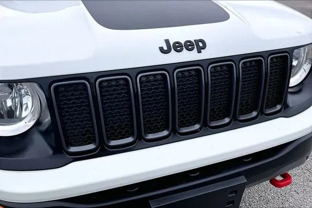 2023 Jeep Renegade Trailhawk thumbnail 30