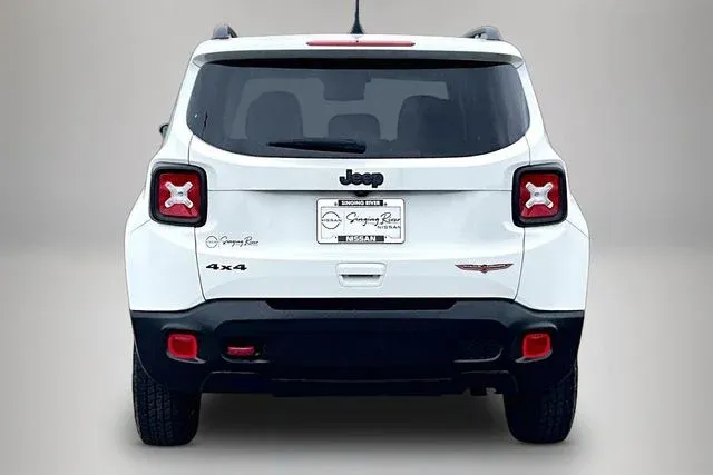 2023 Jeep Renegade Trailhawk thumbnail 6