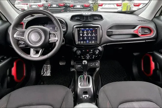 2023 Jeep Renegade Trailhawk thumbnail 7