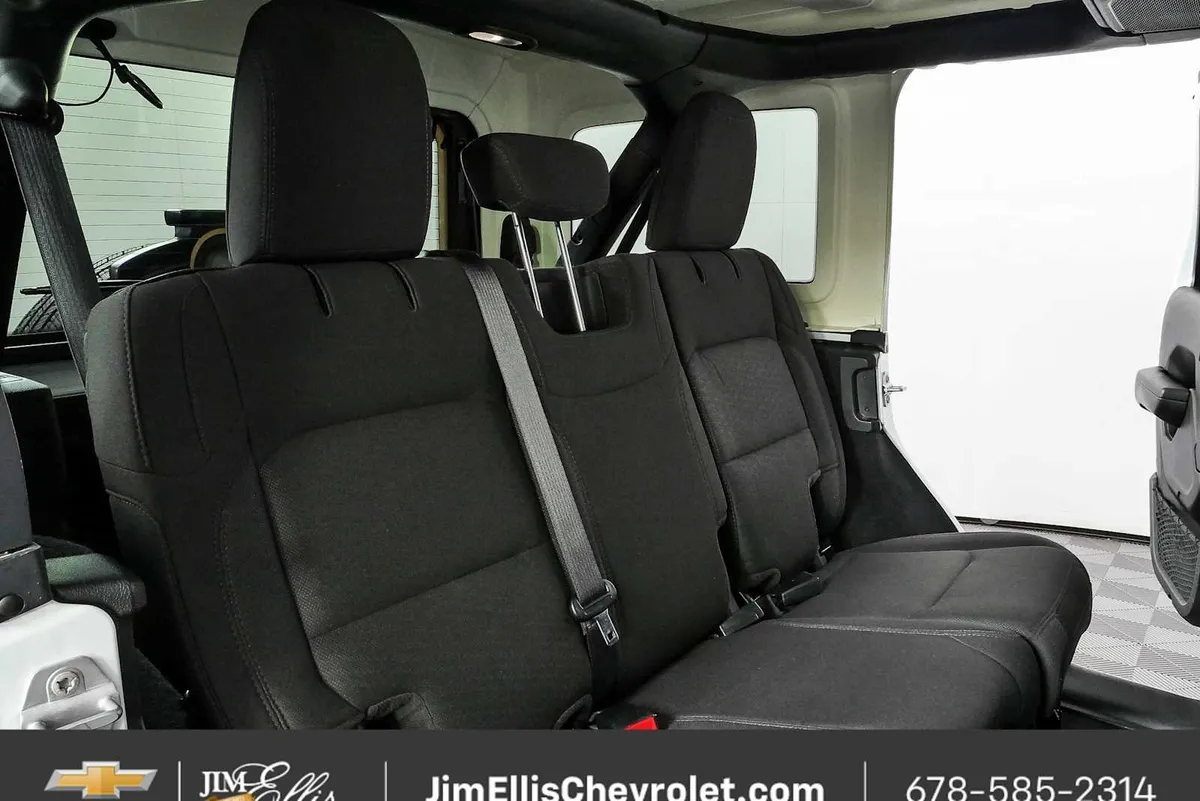2023 Jeep Wrangler 4-Door Sport S 4x4 thumbnail 19