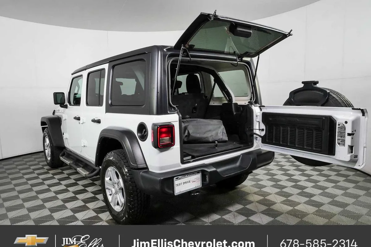 2023 Jeep Wrangler 4-Door Sport S 4x4 thumbnail 29