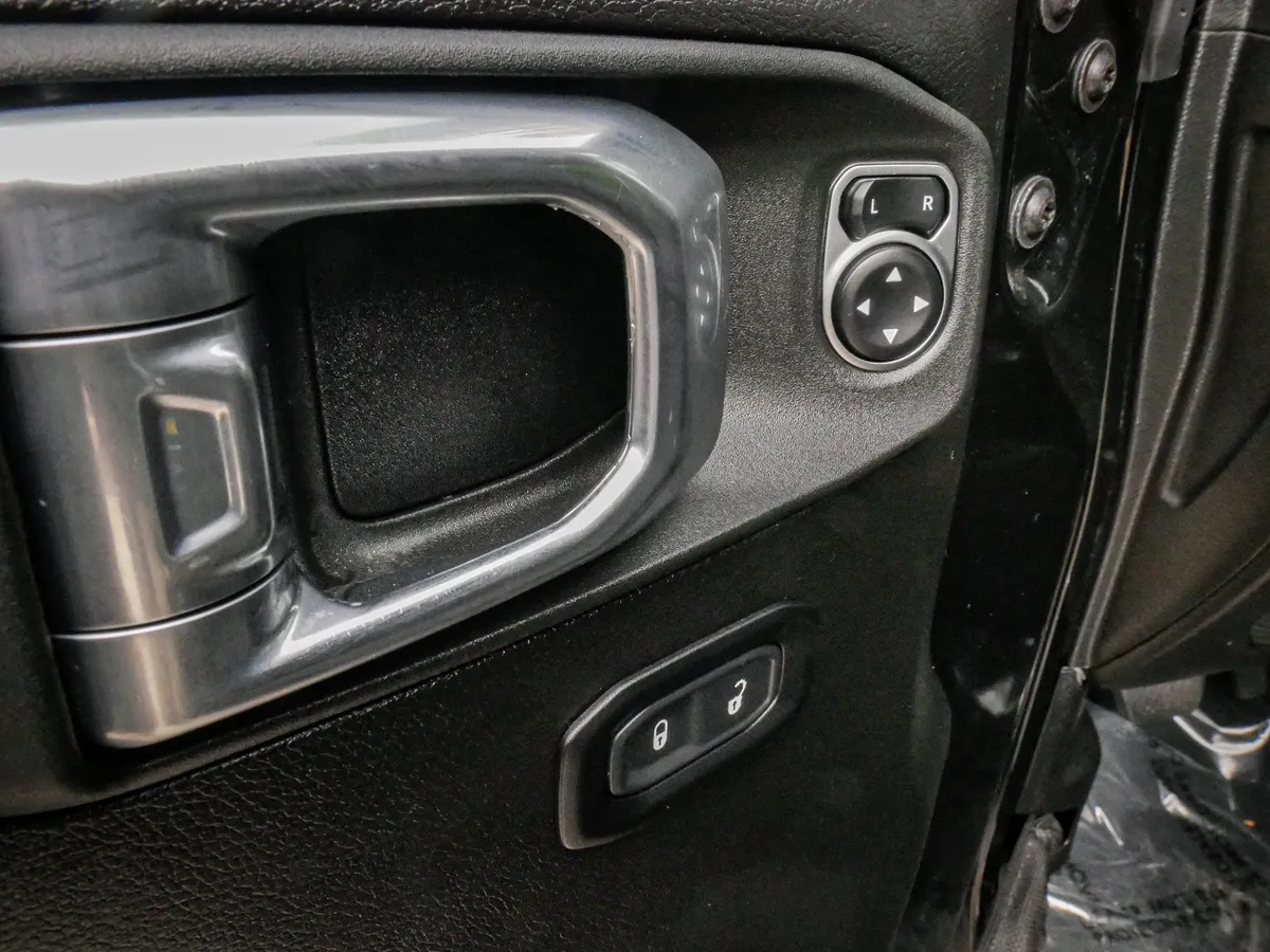 2023 Jeep Wrangler 4xe thumbnail 14