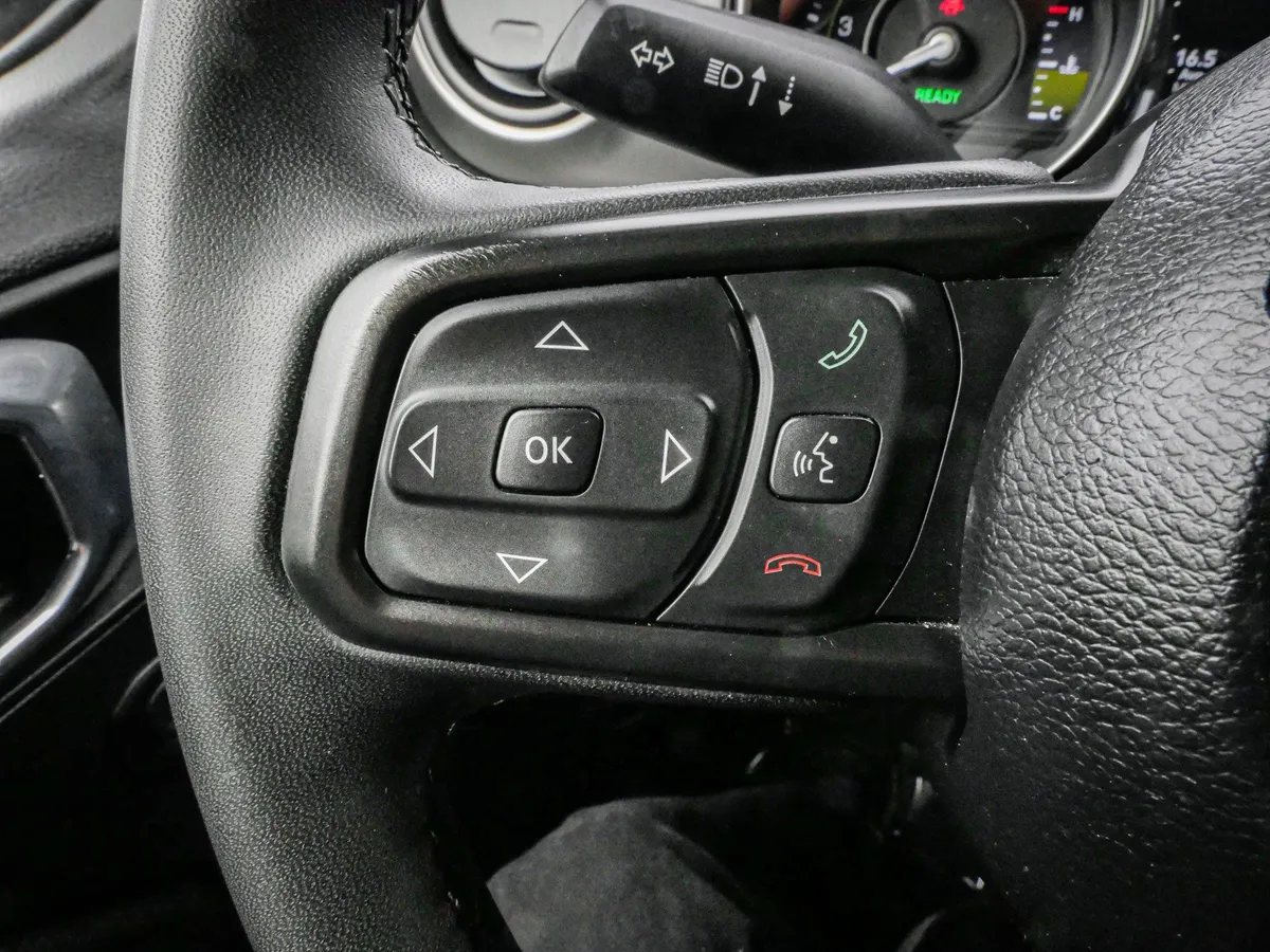 2023 Jeep Wrangler 4xe thumbnail 18