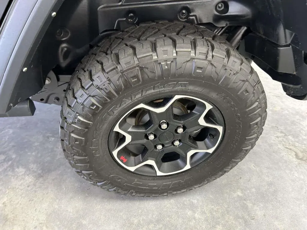 2023 Jeep Wrangler Rubicon thumbnail 10