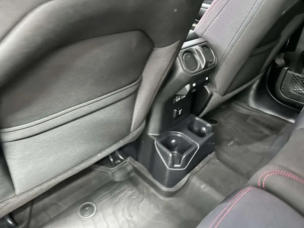 2023 Jeep Wrangler Rubicon thumbnail 17