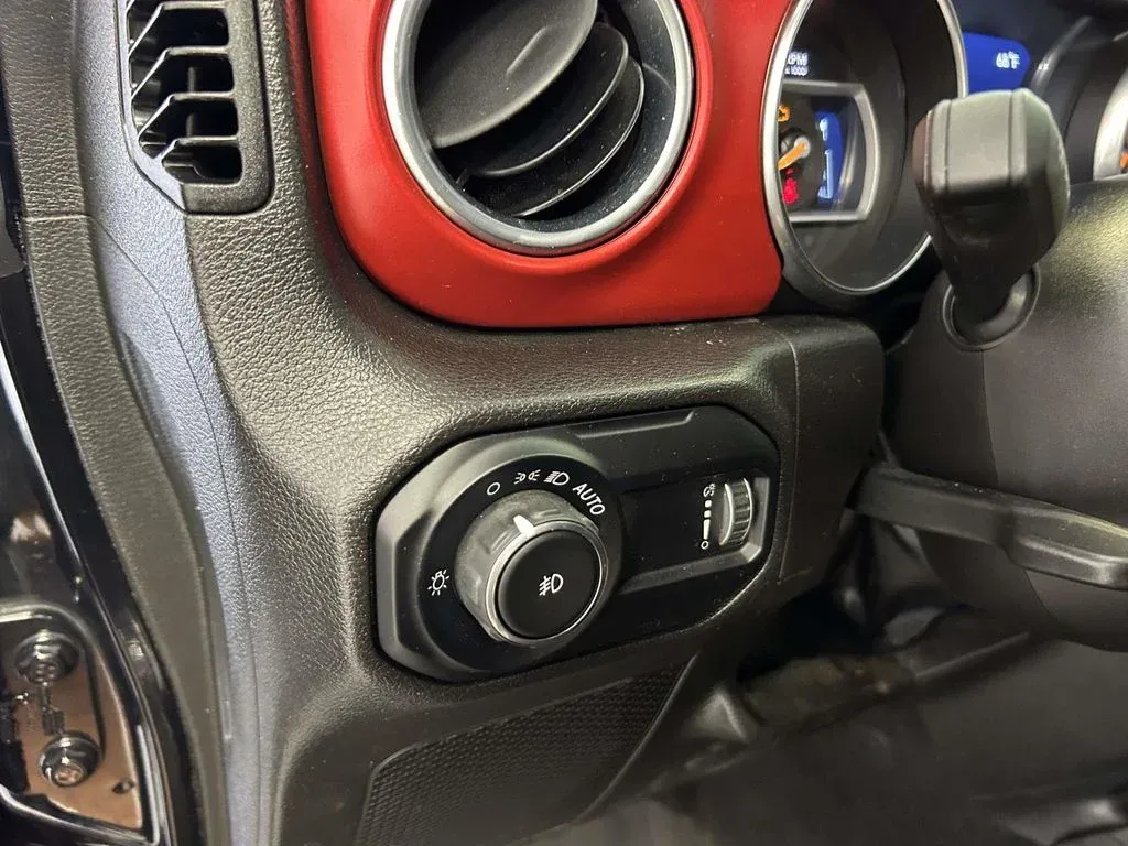 2023 Jeep Wrangler Rubicon thumbnail 21