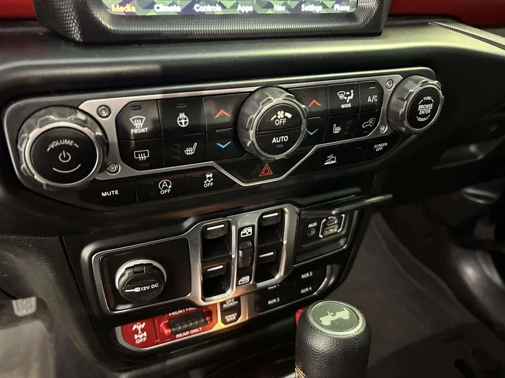 2023 Jeep Wrangler Rubicon thumbnail 26