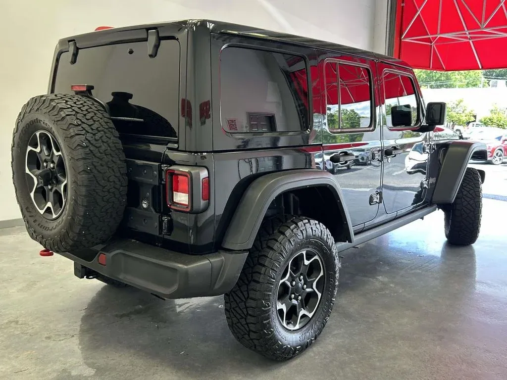 2023 Jeep Wrangler Rubicon thumbnail 3