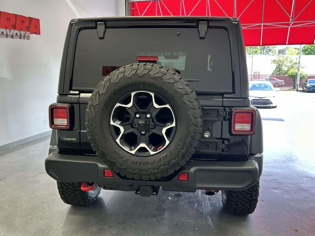 2023 Jeep Wrangler Rubicon thumbnail 4